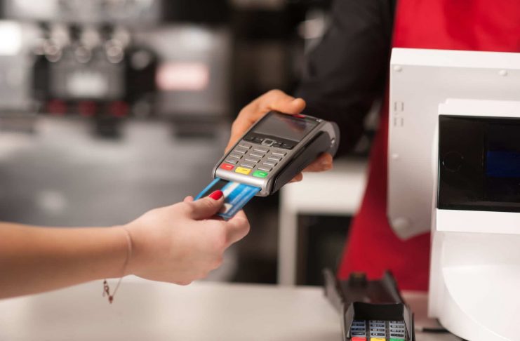 Veja como pedir uma máquina de cartão sem aluguel